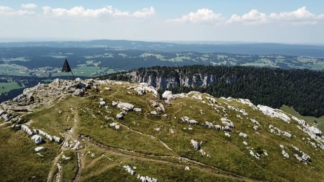 chasseron-vue-sur-le-jura_DEFAULT.jpg