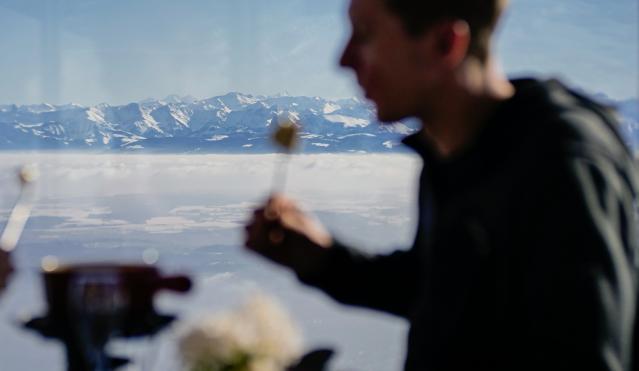 fondue-au-mauler-hotel-du-chasseron_DEFAULT.jpg