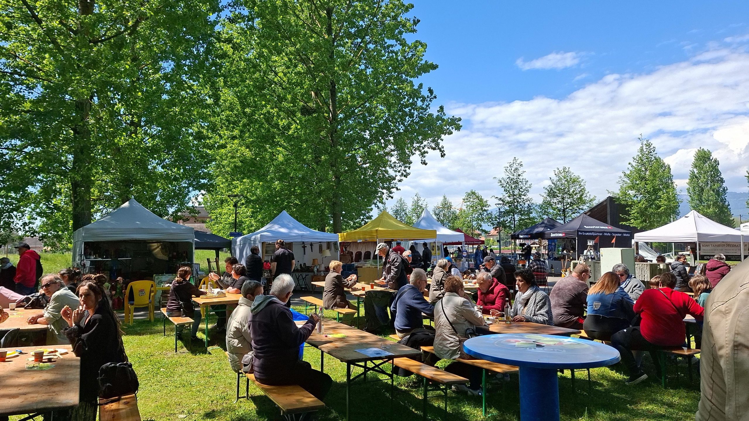 Brocante du Quai du Nogent © Association la Brocante des Amis