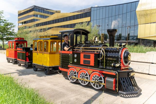 train_DEFAULT.jpg